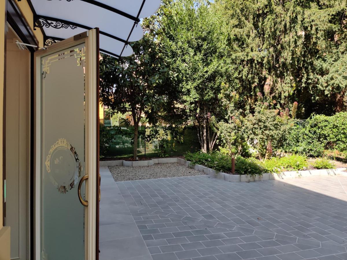 La Bella Modena Centro Hotel Екстериор снимка